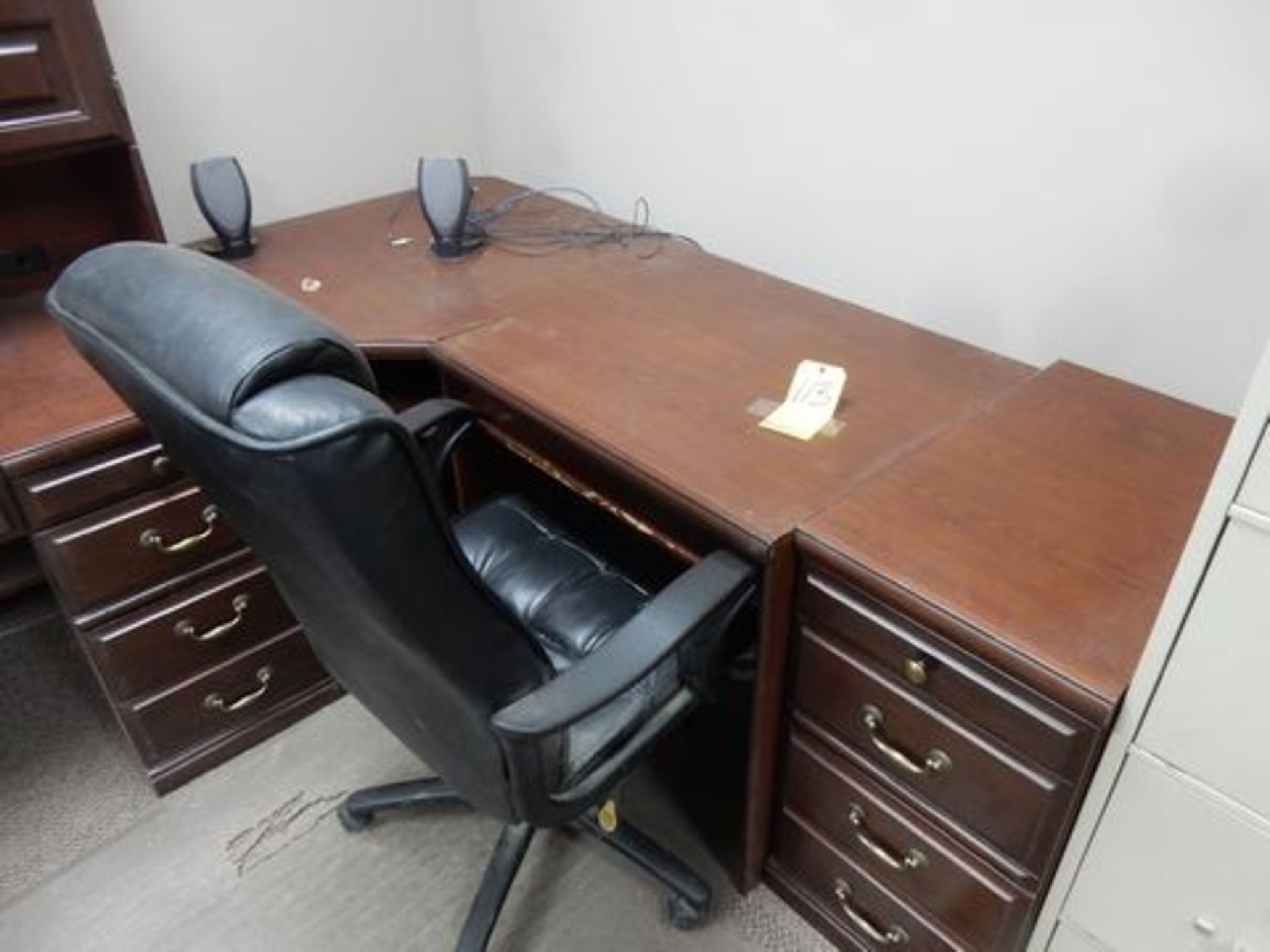 WOOD GRAIN DESK SET W/CORNER UNIT, RETURN, 2-DRAWER FILE, HUTCH & DESK CHAIR