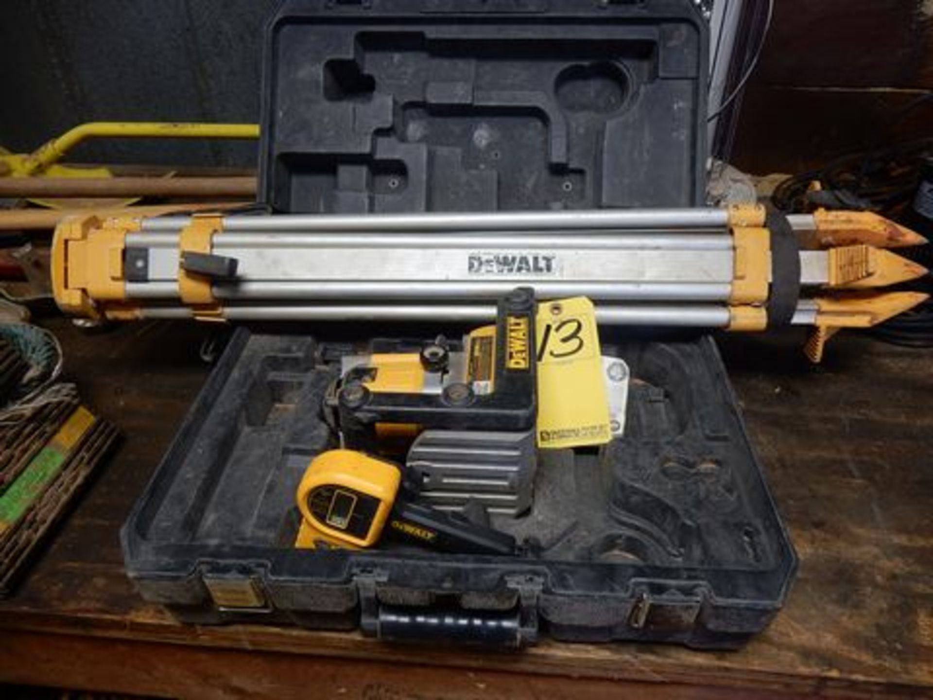 DEWALT LASER LEVEL, M# DW071, STAND, CASE