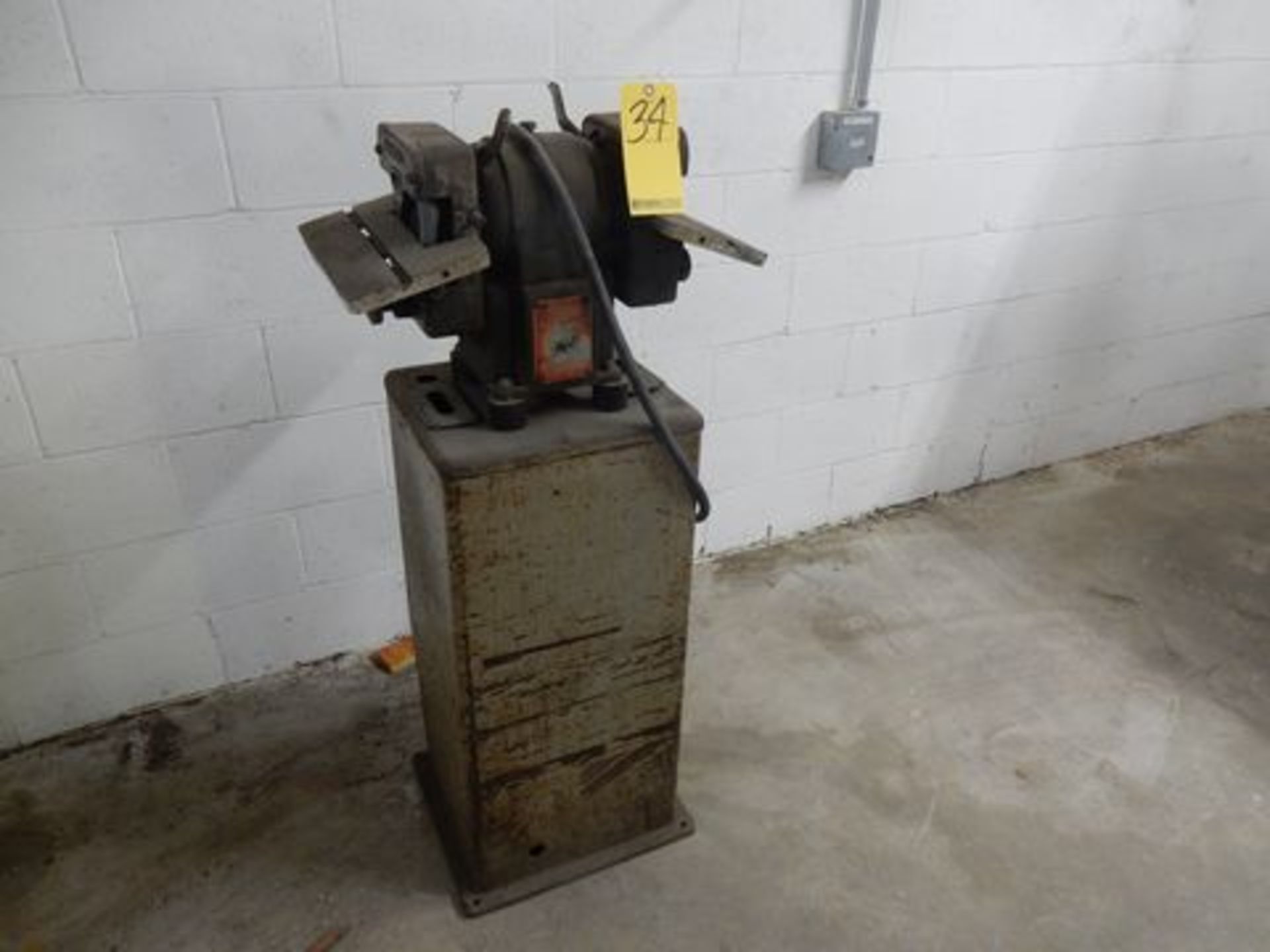 HAMMOND DUAL END CARBIDE TOOL GRINDER, M# D-6, S/N 14287, 1/2 HP