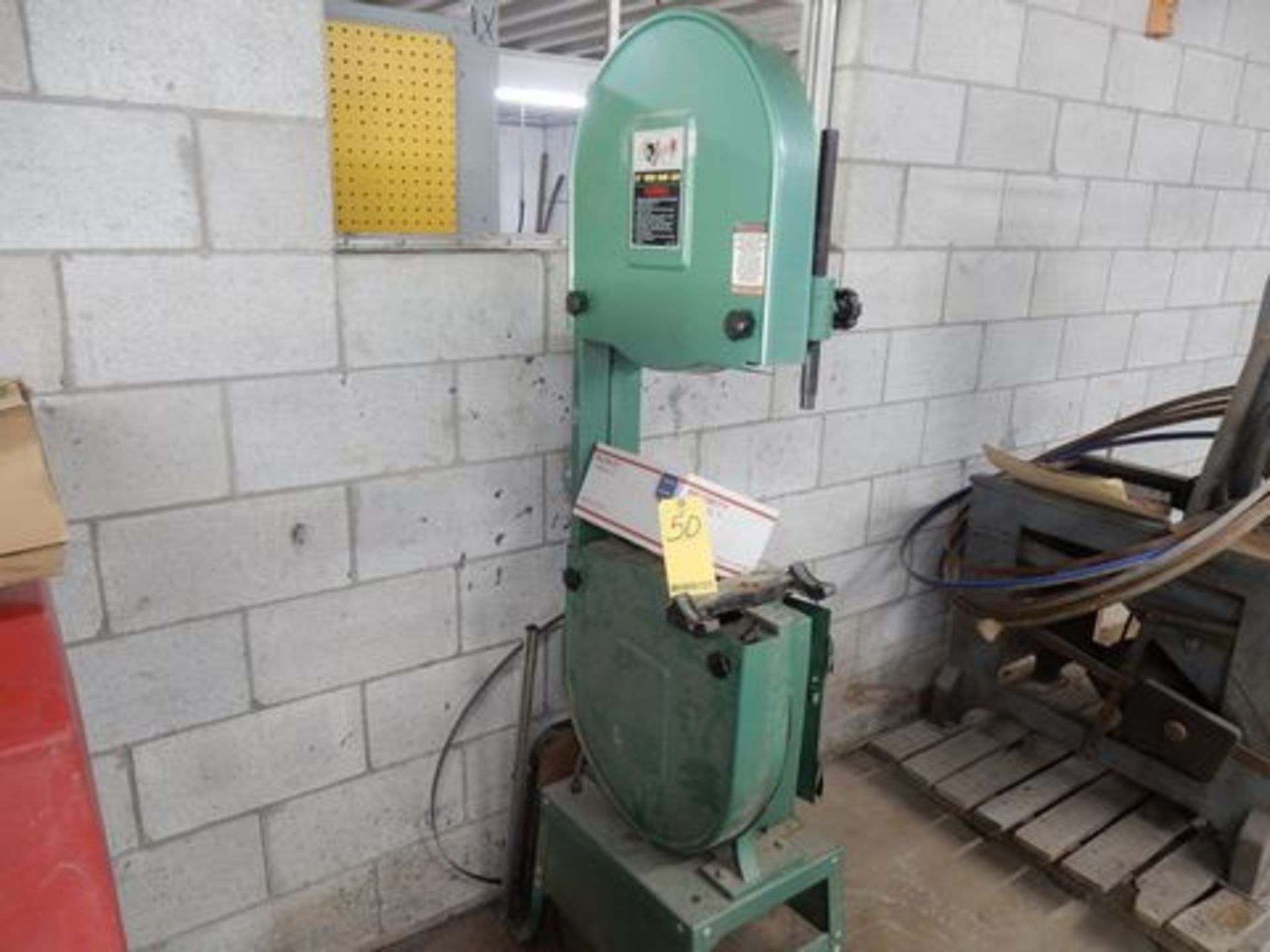 GRIZZLY 18" VERT. WOODWORKING BANDSAW (INCOMPLETE)