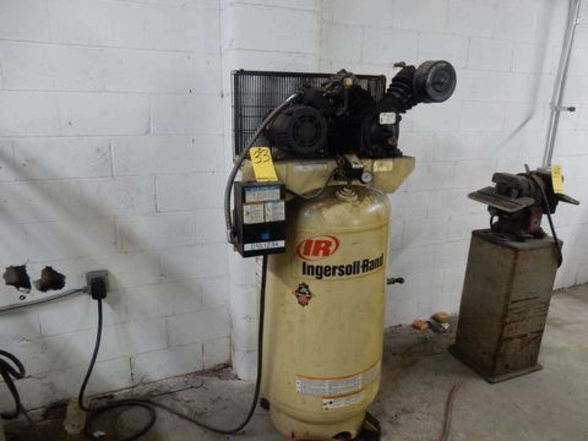 INGERSOLL RAND VERT. AIR COMPRESSOR, M# 2340, S/N 1105853