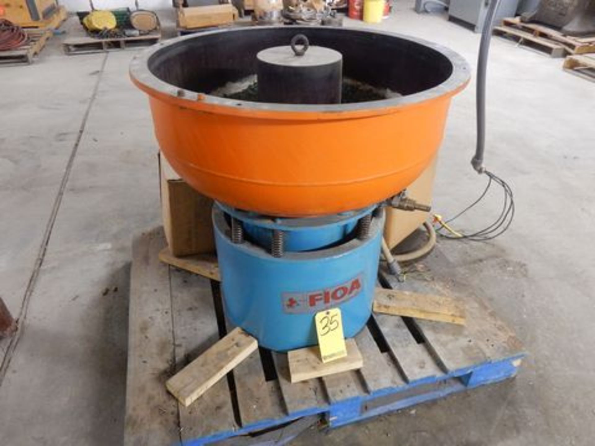 FIOA BOWL-TYPE VIBRATORY DEBURR, M# 22/95, S/N 415-50, 1995, 30" DIA. BOWL W/MEDIA