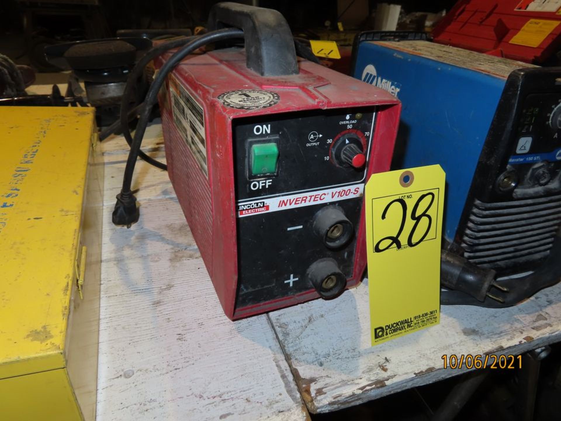 LINCOLN INVERTEC V100-S SUITCASE WELDER - NO LEADS