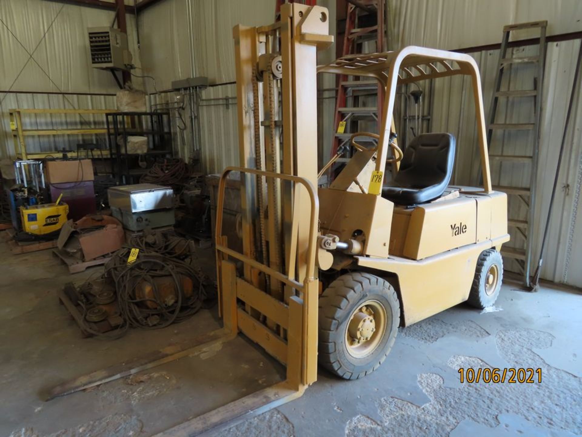 YALE FORKLIFT, 42" FORKS, 2-SECTION MAST, A/T TIRES