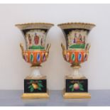 Paire de VASES Médicis sur piédestal en porcelaine polychrome et or (usures) à décor de