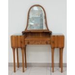 COIFFEUSE en bois de placage. Epoque 1930. 160 X 120 X 40.