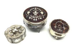 Silver circular dressing table box with pull off tortoiseshell cover and silver pique decoration D8.