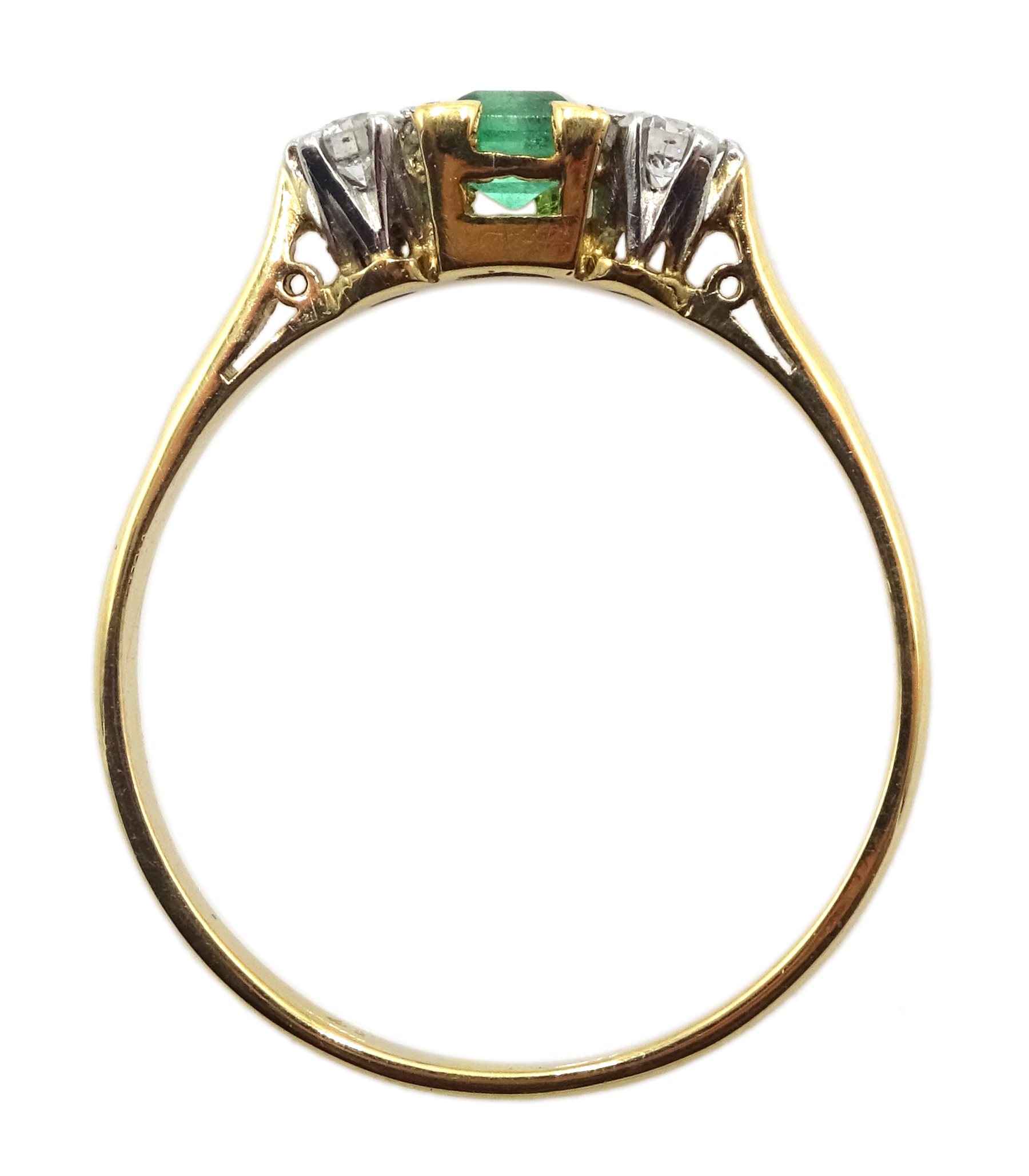 18ct gold three stone emerald and diamond ring - Image 4 of 4