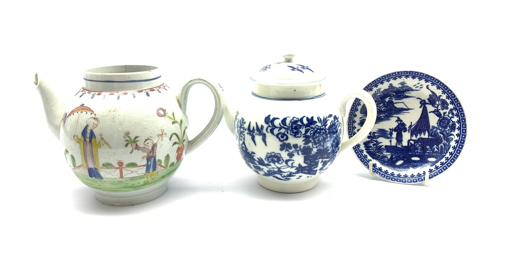 Group of 18th century porcelain comprising a Worcester Fisherman pattern saucer, Fence pattern teapo