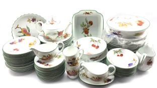 Royal Worcester Evesham Vale pattern dinner service comprising 15 dinner plates, 12 soup bowls, 18 s