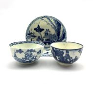 Late 18th century porcelain tea bowl & saucer decorated with a variant of the Cannonball pattern, pr