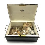 Quantity of Great British and World coins including pre-decimal coinage etc, in a vintage cash box