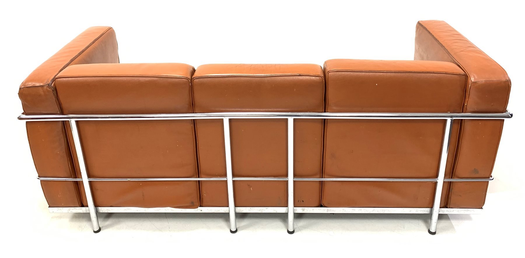 After Le Corbusier - Mid 20th century three seat sofa with chrome frame and brown leather upholstere - Image 3 of 3