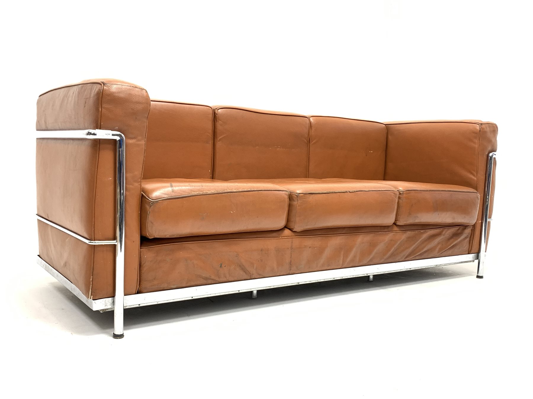 After Le Corbusier - Mid 20th century three seat sofa with chrome frame and brown leather upholstere - Image 2 of 4