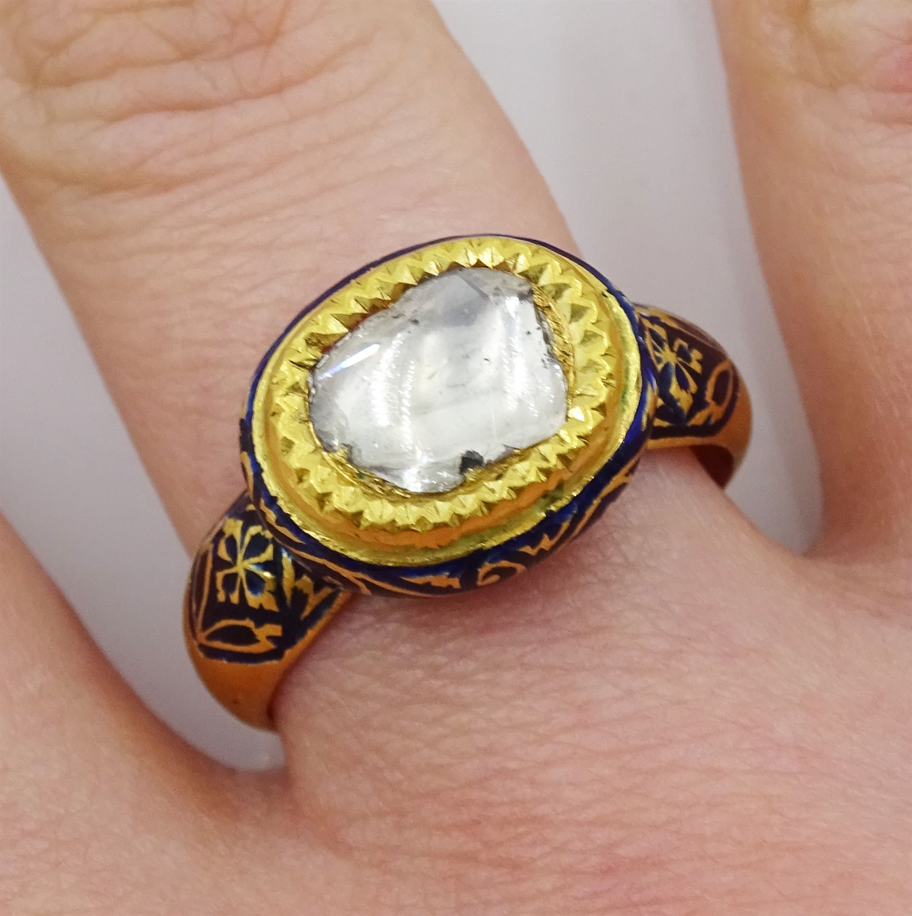 Late 19th/early 20th century gold Indian table cut diamond ring - Image 2 of 6