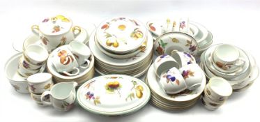 Royal Worcester Evesham and Evesham Vale dinner ware including dinner plates, side plates, tea cups