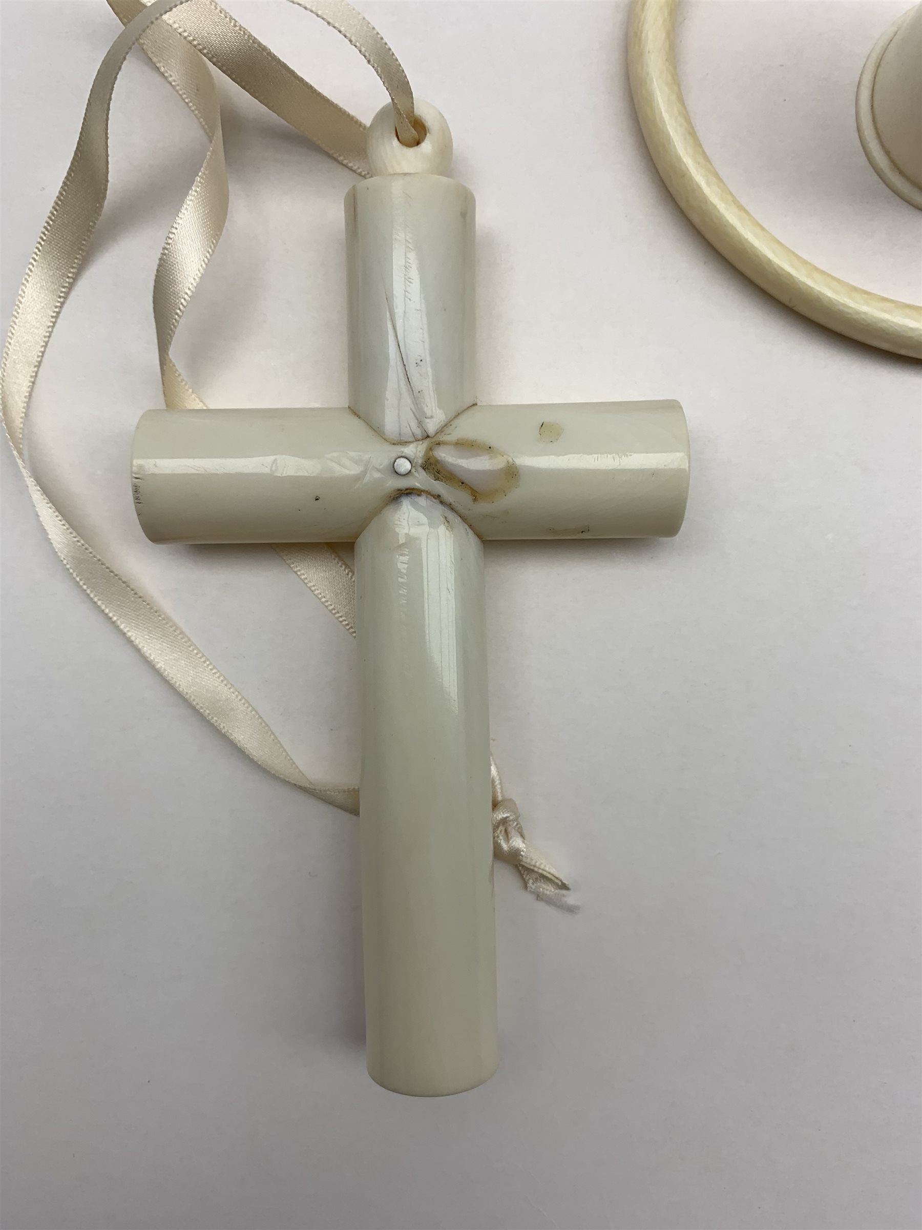 19th century Continental cylindrical carved ivory cross pendant H14cm,19th century ivory bangle and - Image 3 of 4