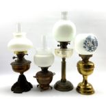 Victorian table oil lamp with glass reservoir and brass column H41cm, another with copper reservoir