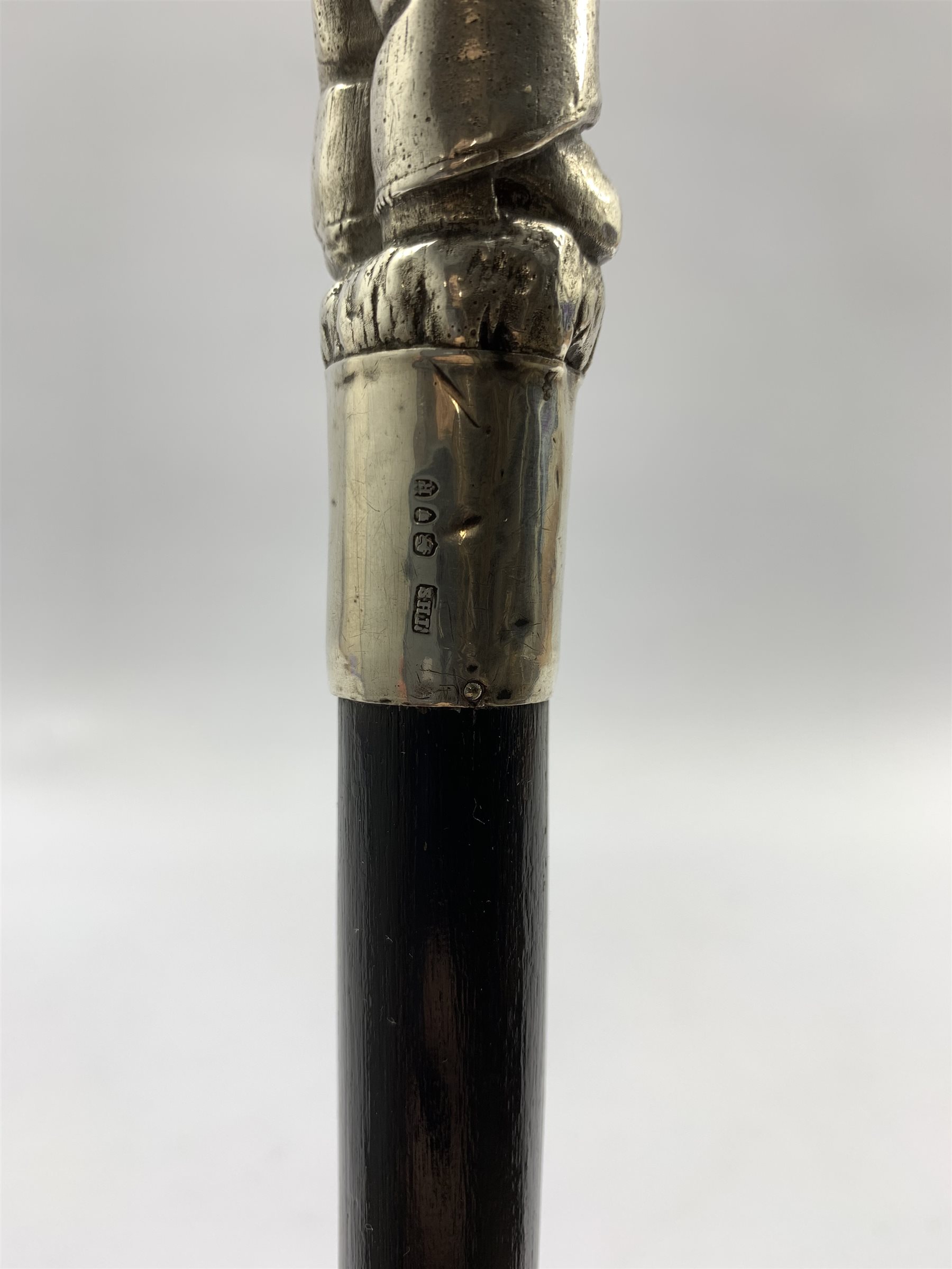 Late Victorian ebonised walking cane, the finial modelled as a silver Anthropomorphic Pig wearing a - Image 3 of 7