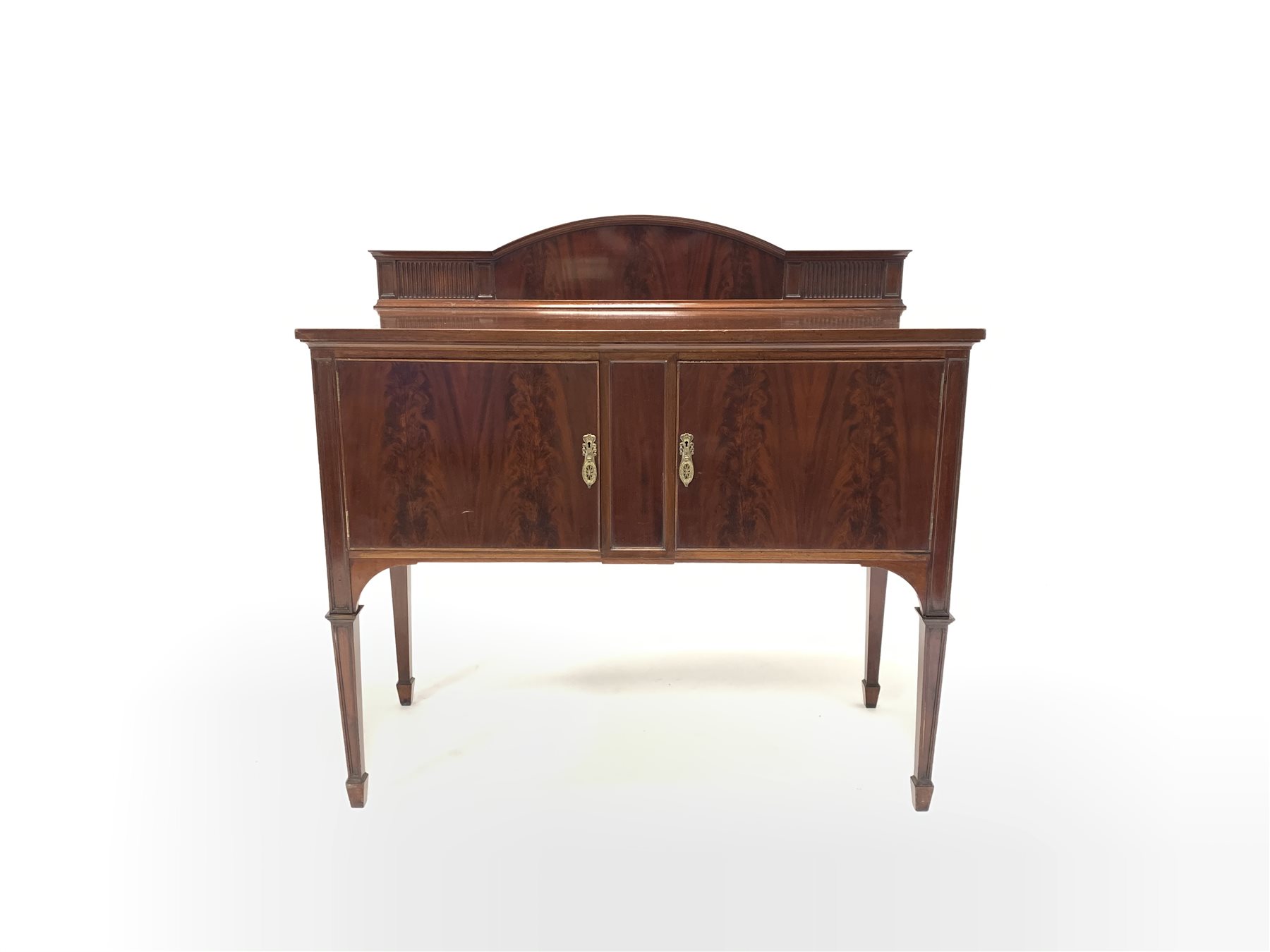 Georgian design mahogany sideboard, raised arched back with fluted decoration over two cupboards, ra