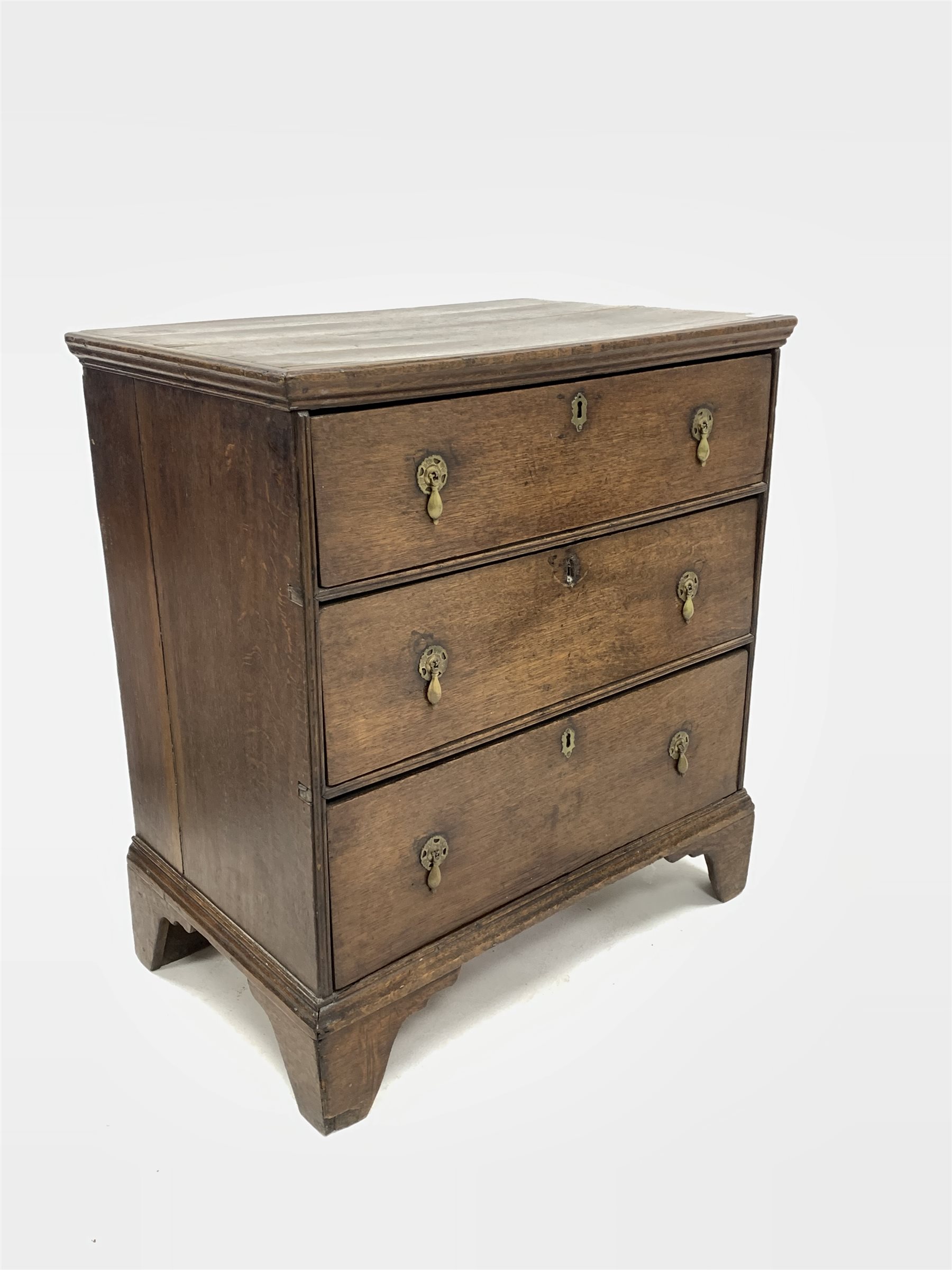 Small Georgian oak chest, fitted with three drawers and brass drop handles, raised on bracket suppor - Image 2 of 4