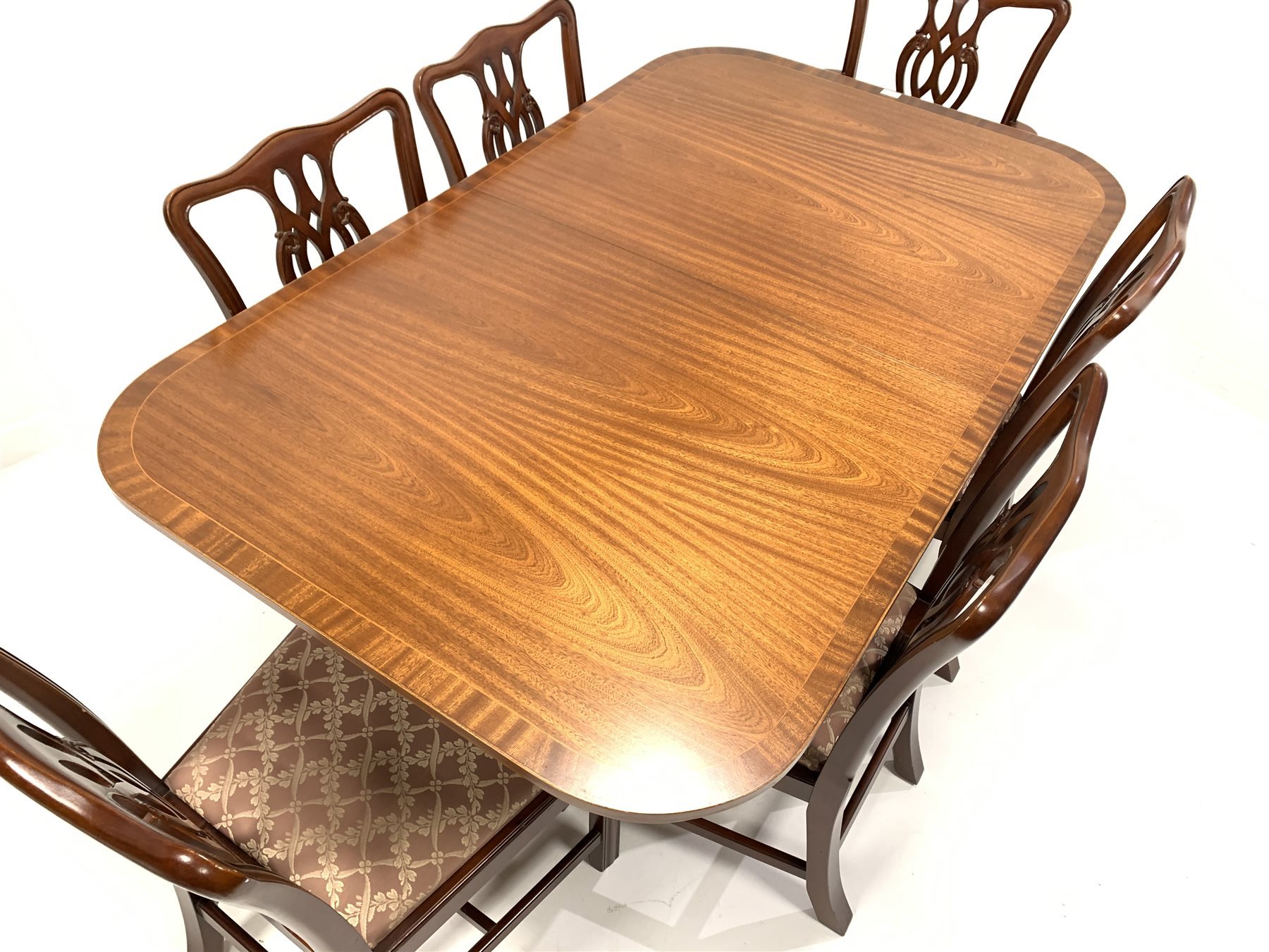 Georgian style mahogany twin pedestal dining table, with cross banded top, (100cm x 160cm, H75cm) an - Image 2 of 3