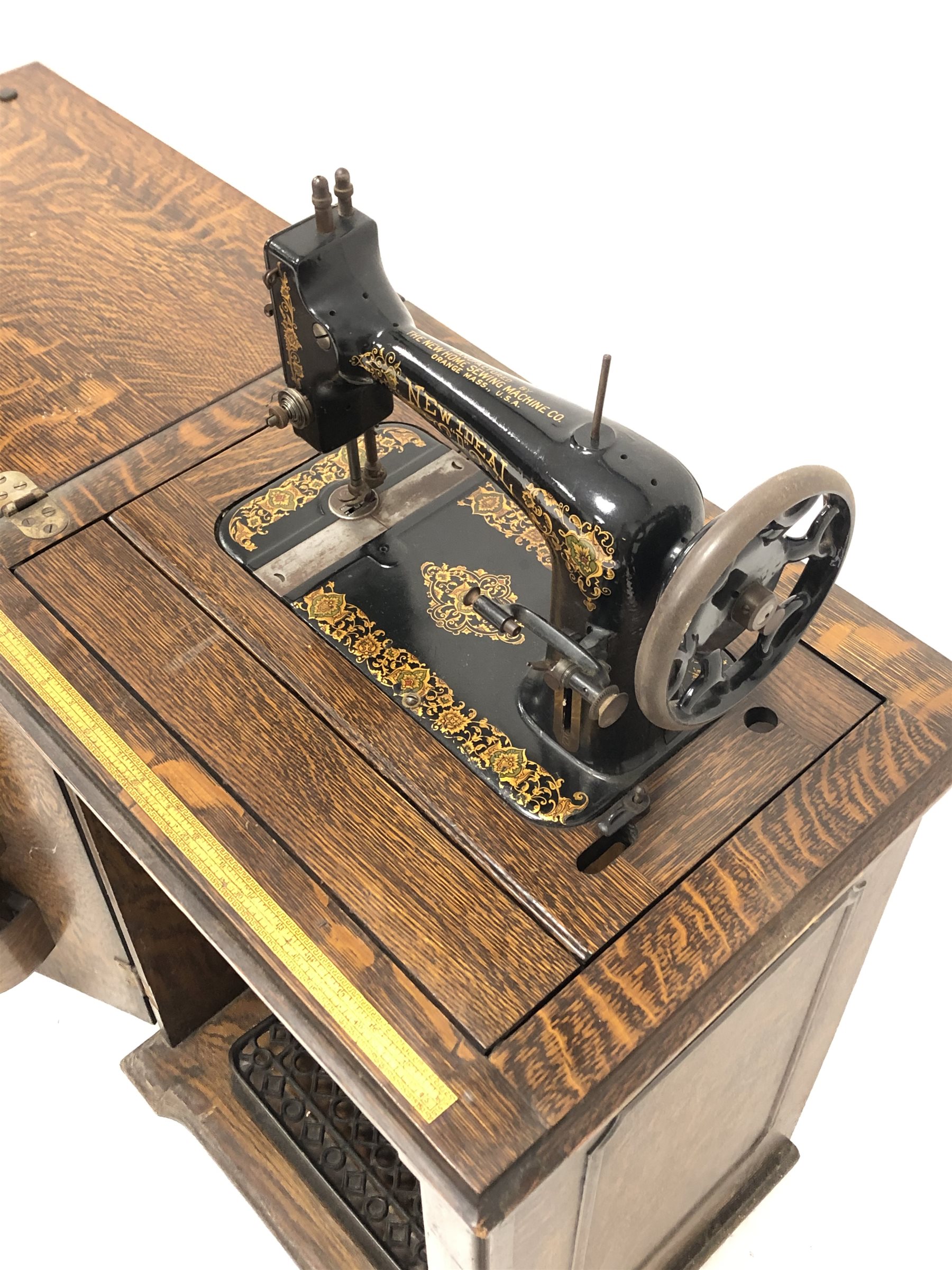 Early 20th century 'New Ideal' treadle sewing machine, in oak case - Image 2 of 4