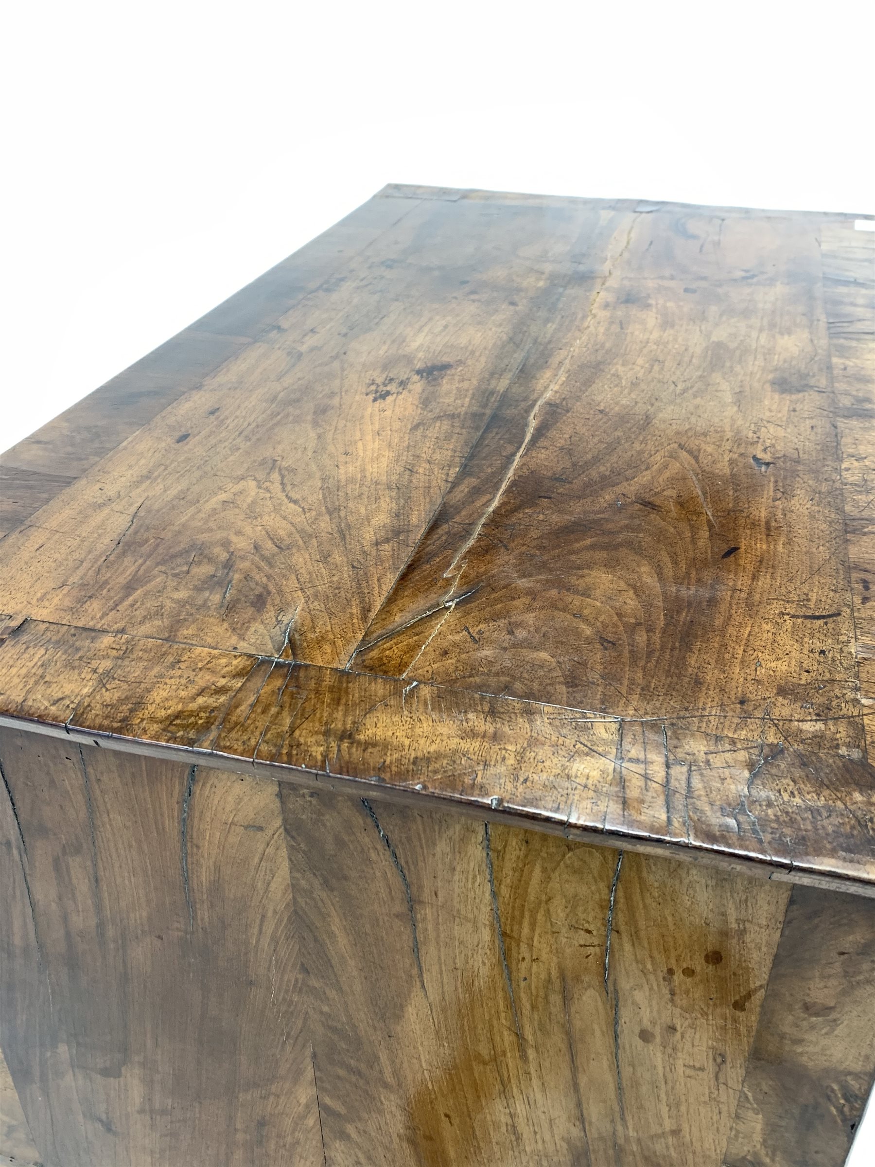 18th century walnut chest, cross banded top over two short and three long graduated drawers with her - Image 4 of 4