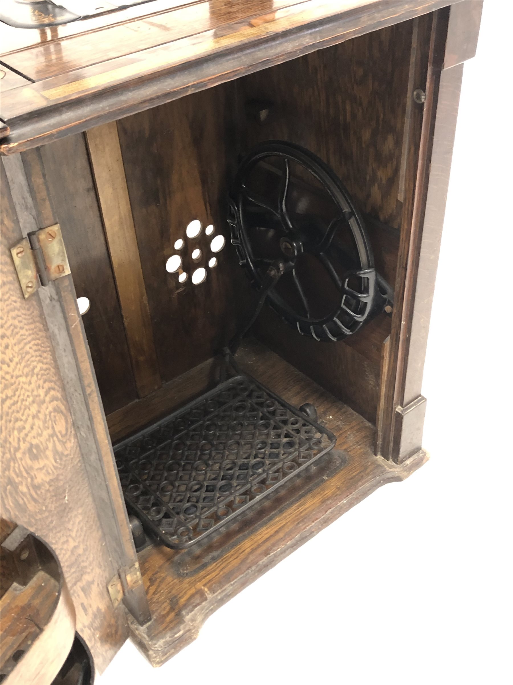 Early 20th century 'New Ideal' treadle sewing machine, in oak case - Image 3 of 4