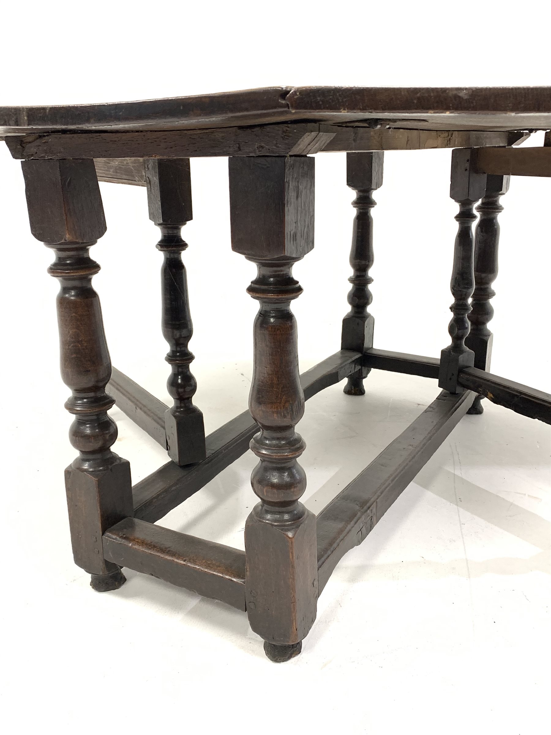 Late 17th century oak gateleg dining table, the oval top raised on turned and block supports, 163cm - Image 4 of 5