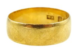 22ct gold wedding band, Birmingham 1916, approx 3.9gm