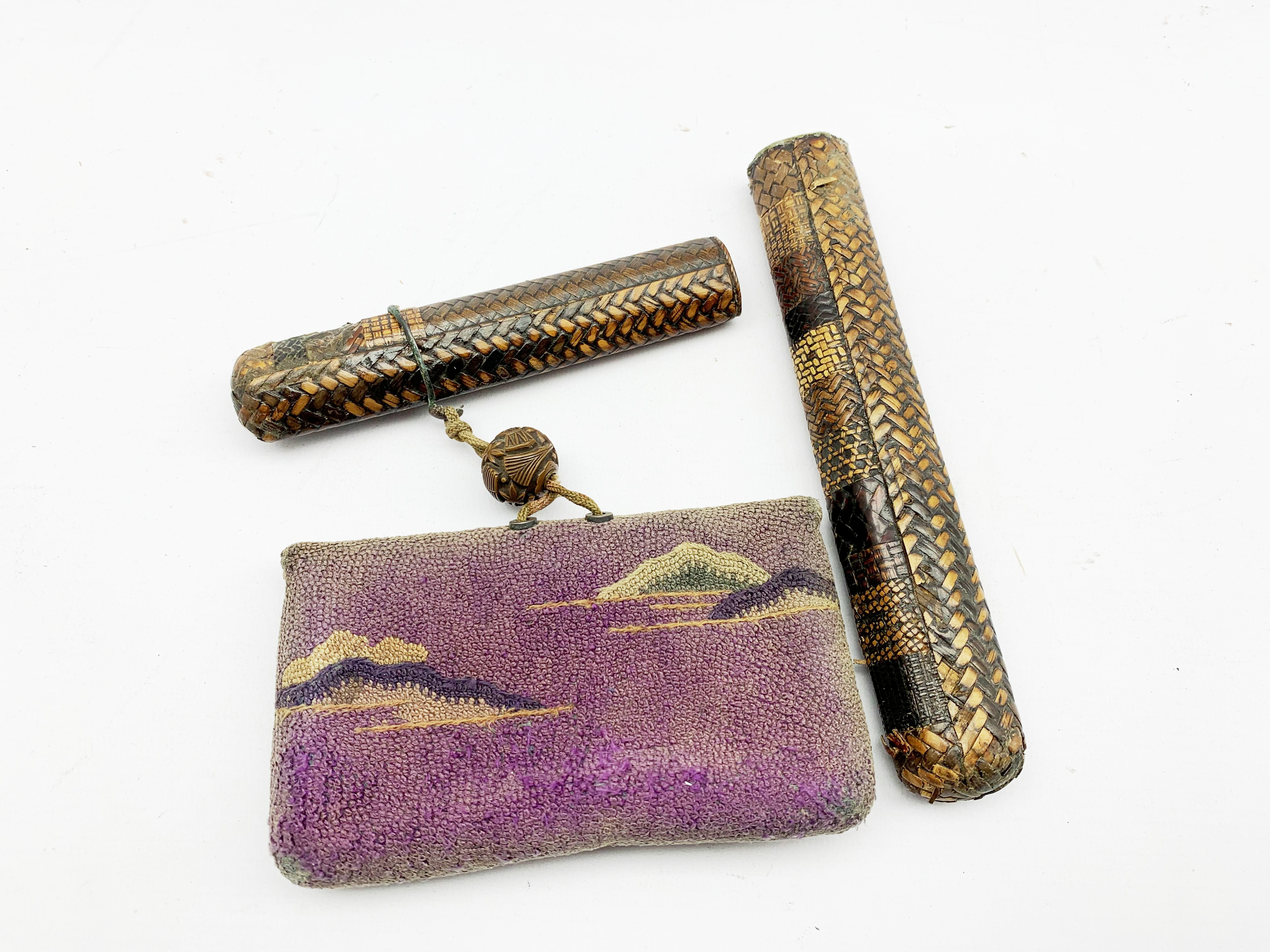 19th century Japanese embroidered tobacco pouch (tabako-ire) with bronze mae-kanagu in the form of f - Image 6 of 7