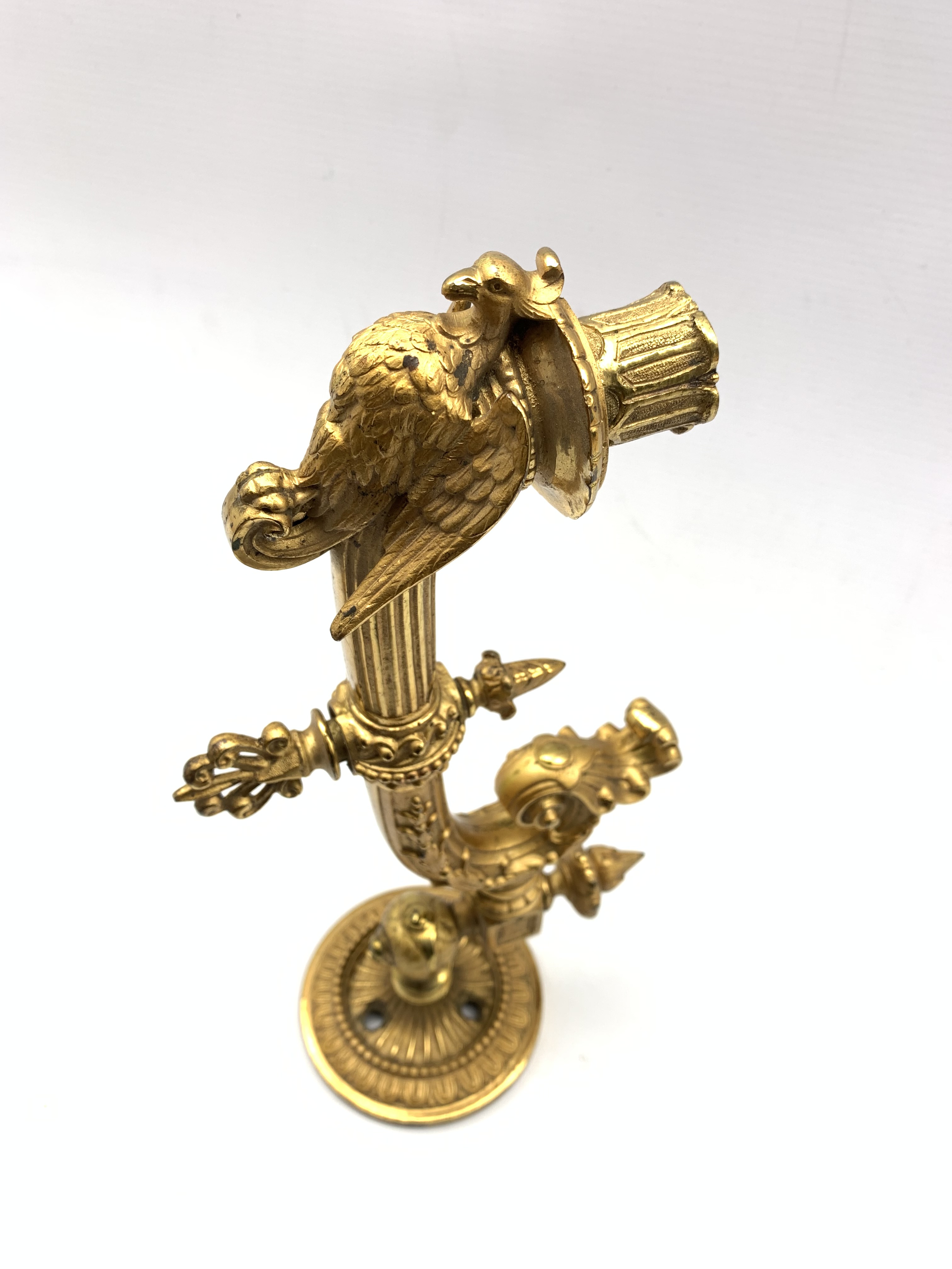 19th century gilt metal gas wall sconce with swivel plate, eagle, shell and scroll decoration L32cm, - Image 5 of 5