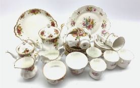 Hammersley Howard Sprays pattern tea set twenty one pieces and Royal Albert Old Country Roses patter