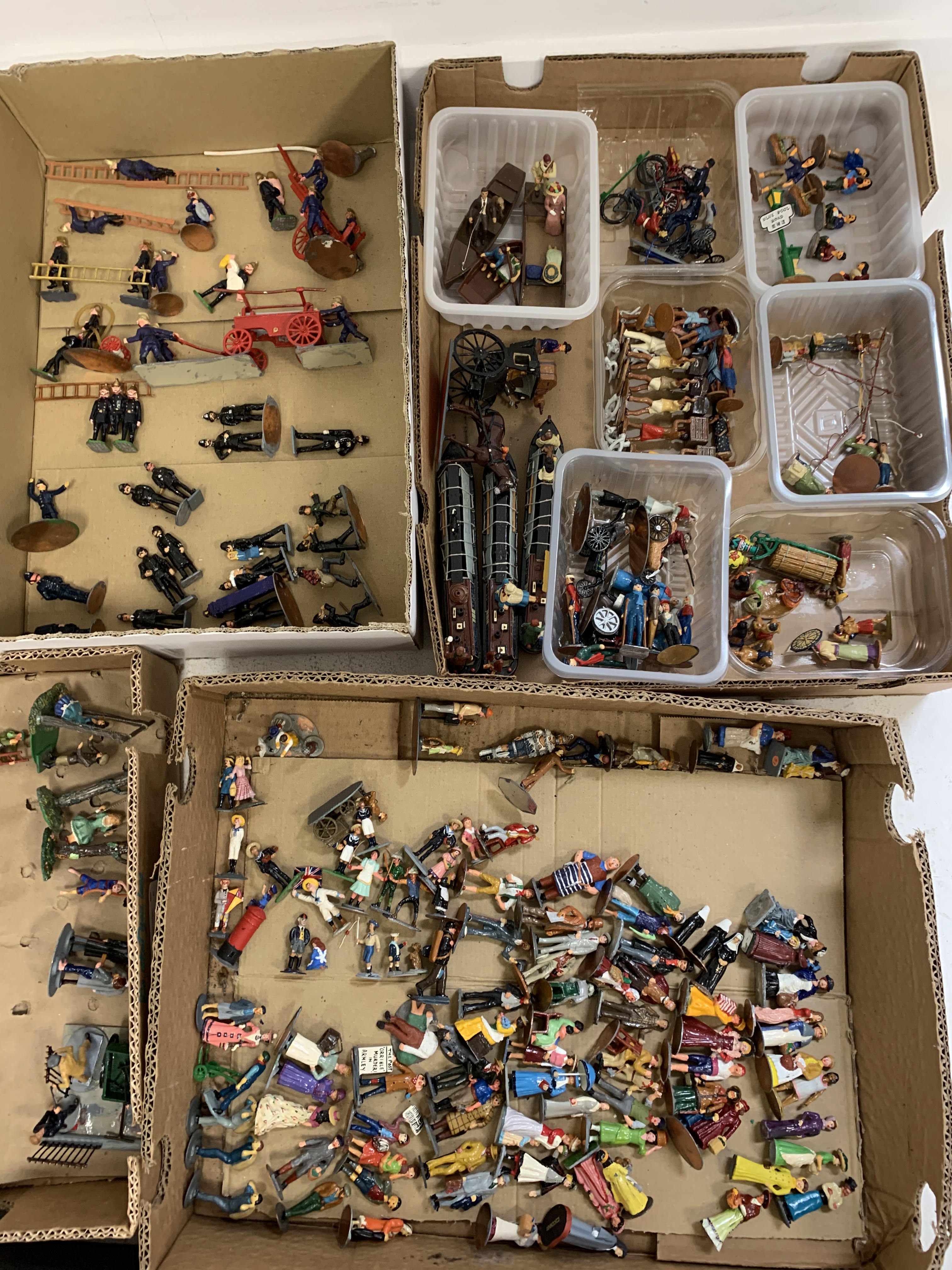 Collection of painted metal model figures and accessories - Image 6 of 9