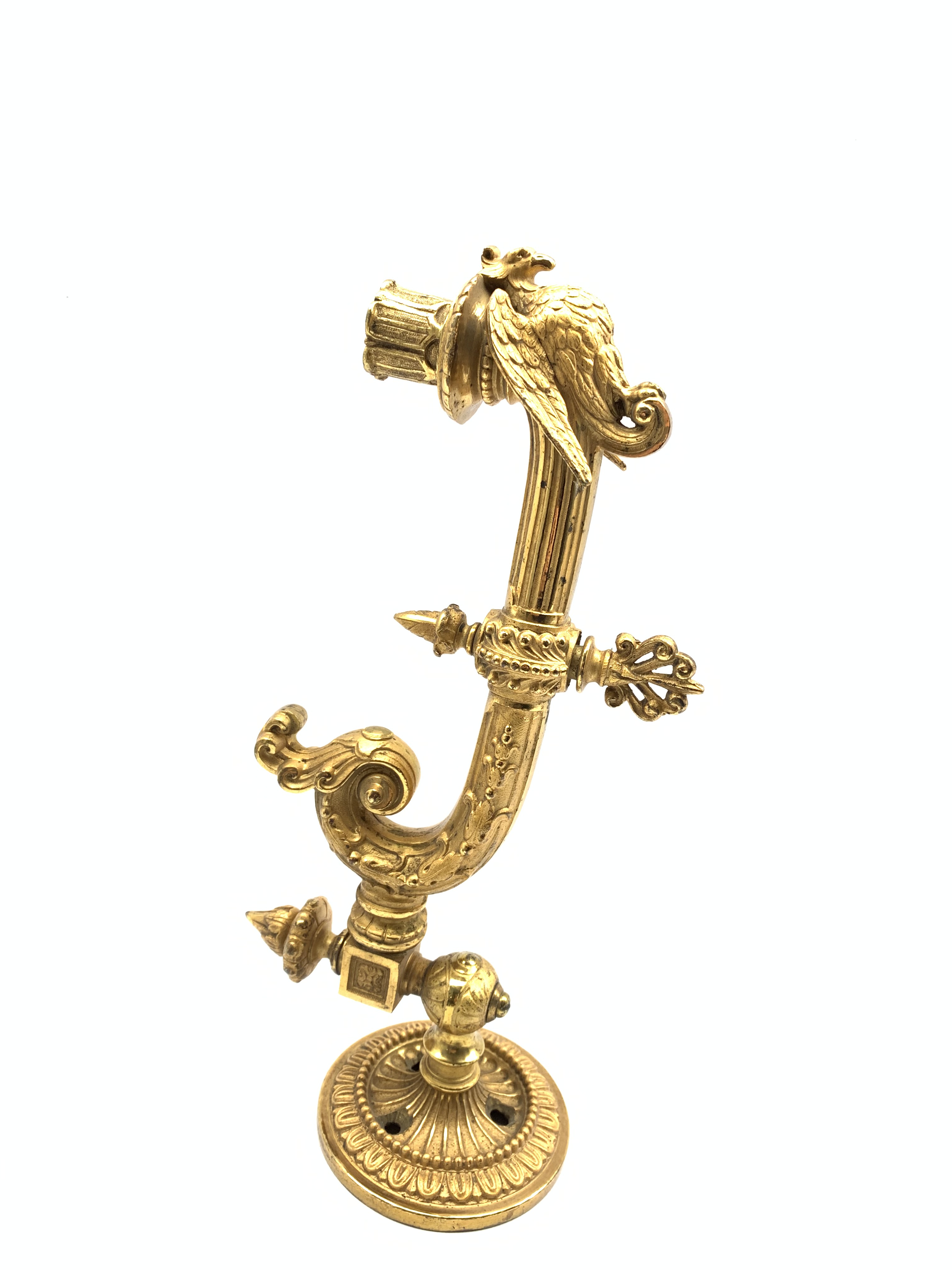 19th century gilt metal gas wall sconce with swivel plate, eagle, shell and scroll decoration L32cm, - Image 4 of 5