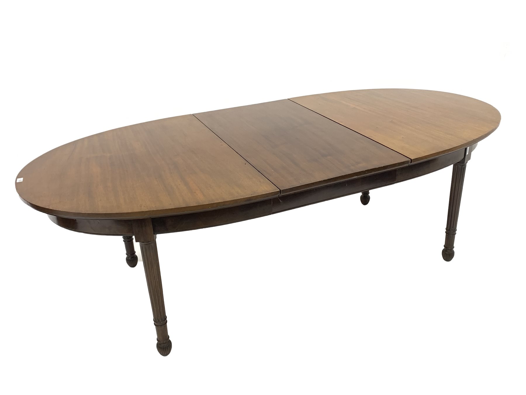 Edwardian mahogany oval extending dining table