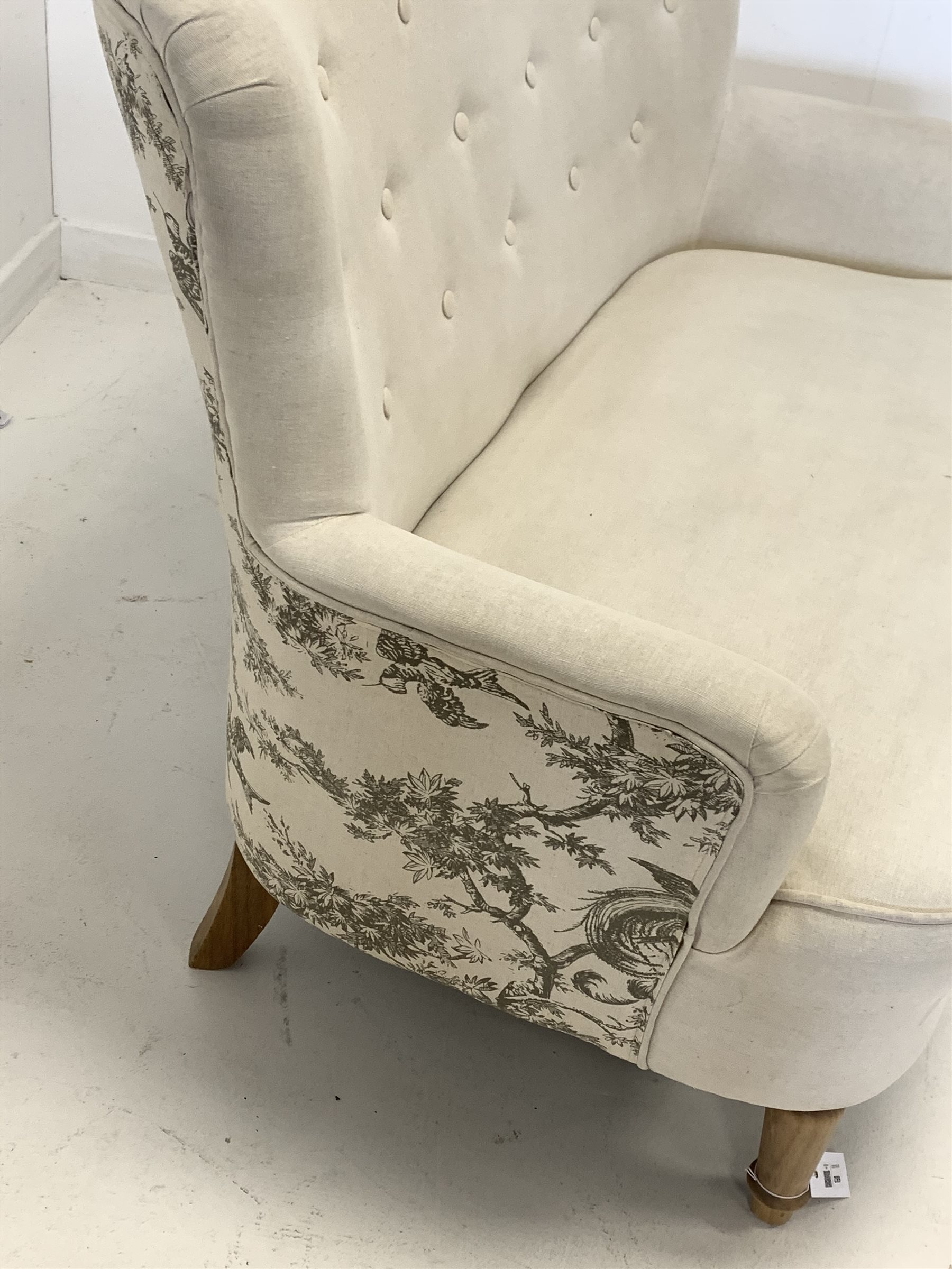 Traditional 'Loveseat' two seat sofa, upholstered in oatmeal buttoned linen, with feature toile fabr - Image 3 of 3