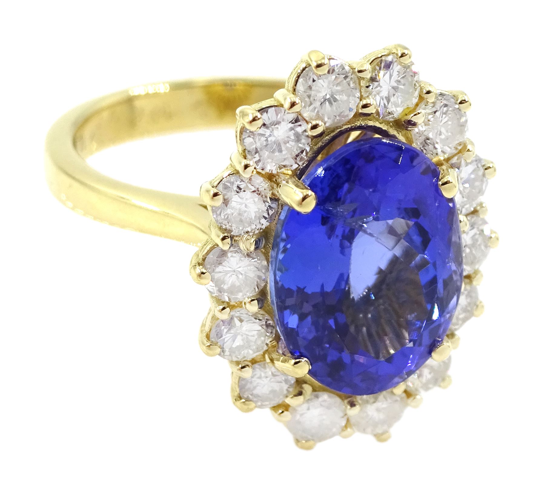 18ct gold oval tanzanite and round brilliant cut diamond cluster ring - Image 3 of 4