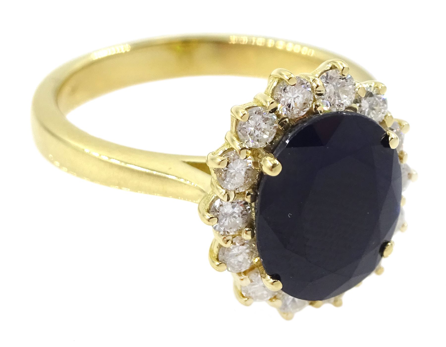 18ct gold oval sapphire and round brilliant cut diamond cluster ring - Image 3 of 4