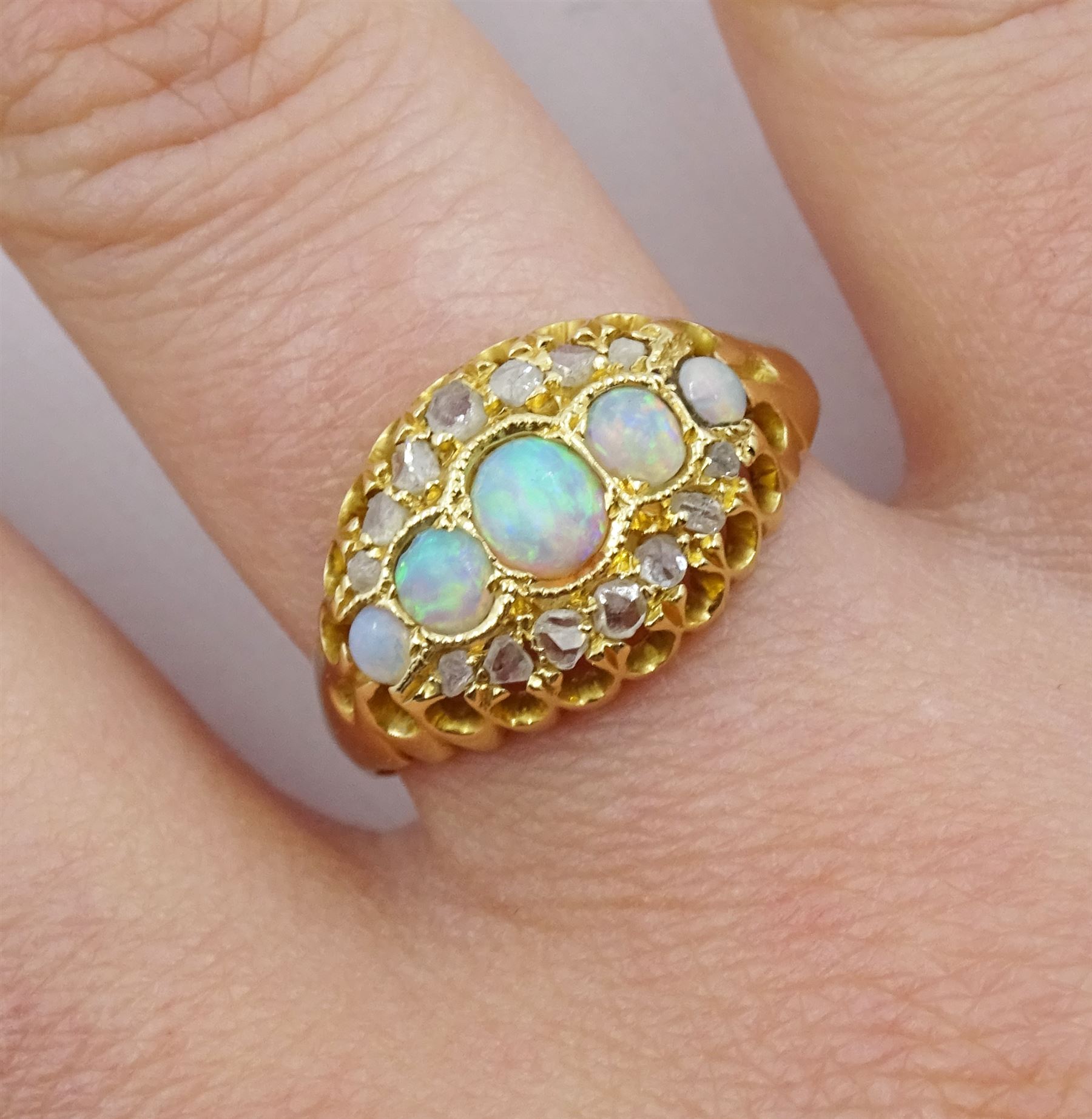 Early 20th century five stone graduating opal ring - Image 2 of 4