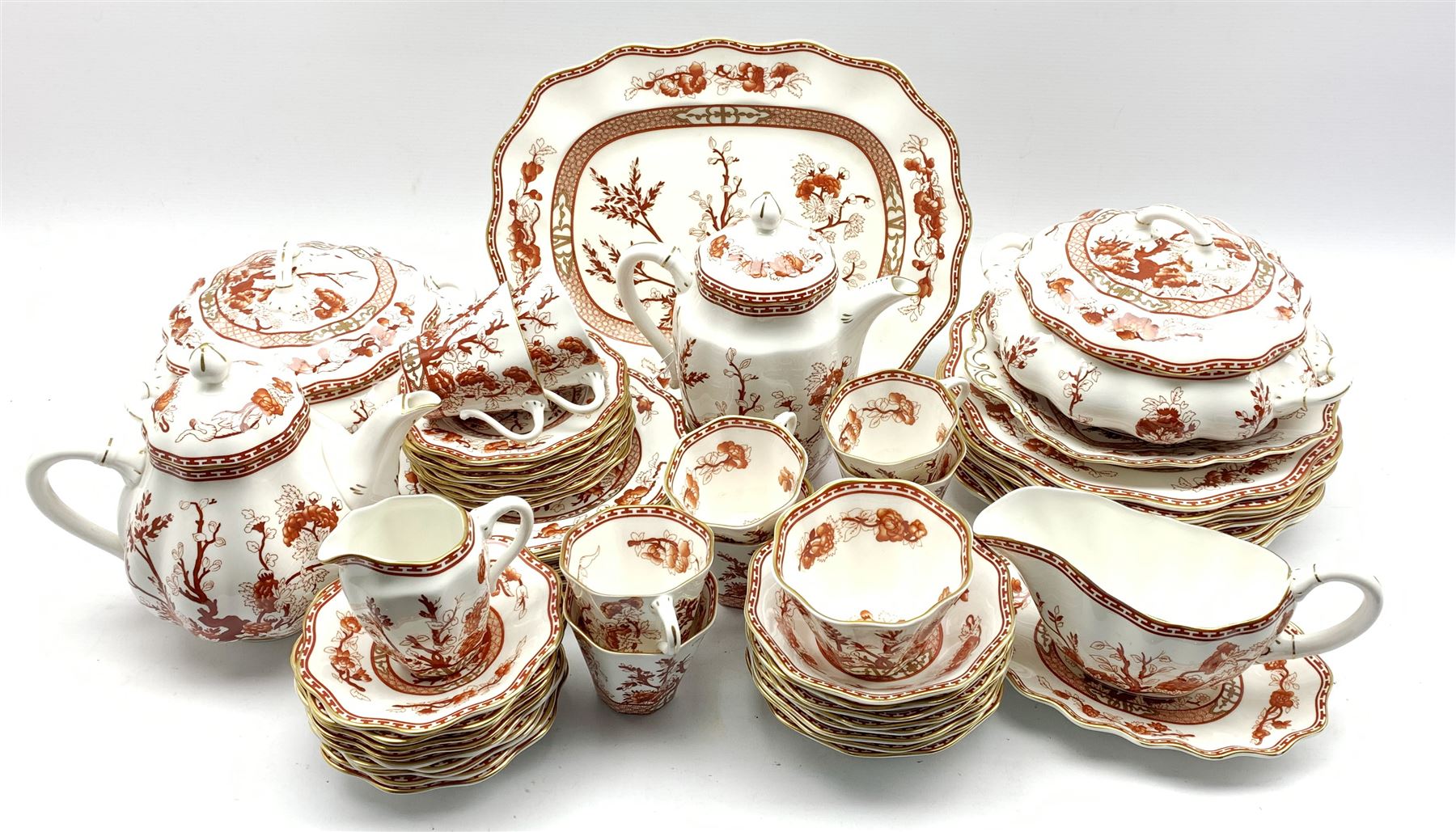Coalport Indian Tree Coral pattern table service comprising eight dinner plates