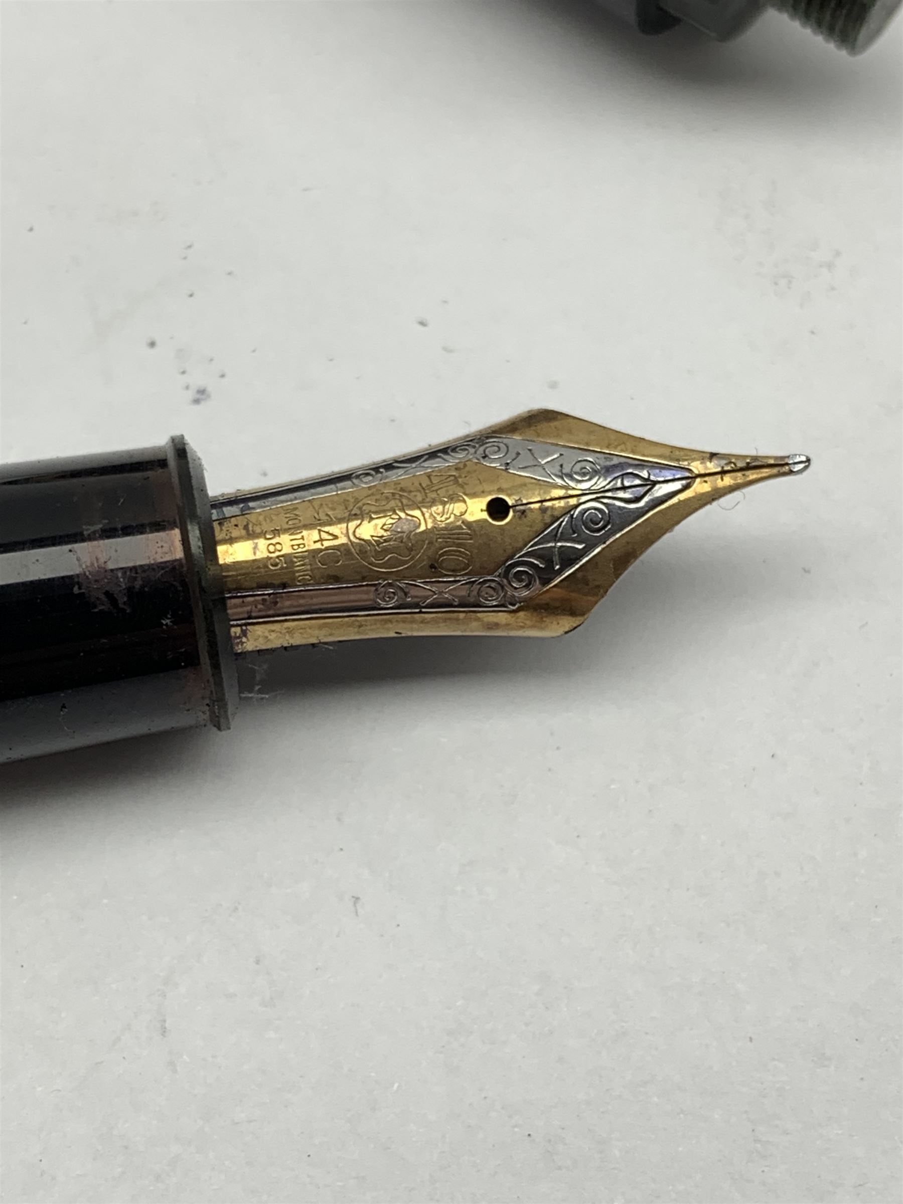 Mont Blanc Meisterstuck fountain pen with 14c nib - Image 4 of 4