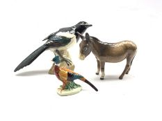 Beswick model of a Magpie No. 2305