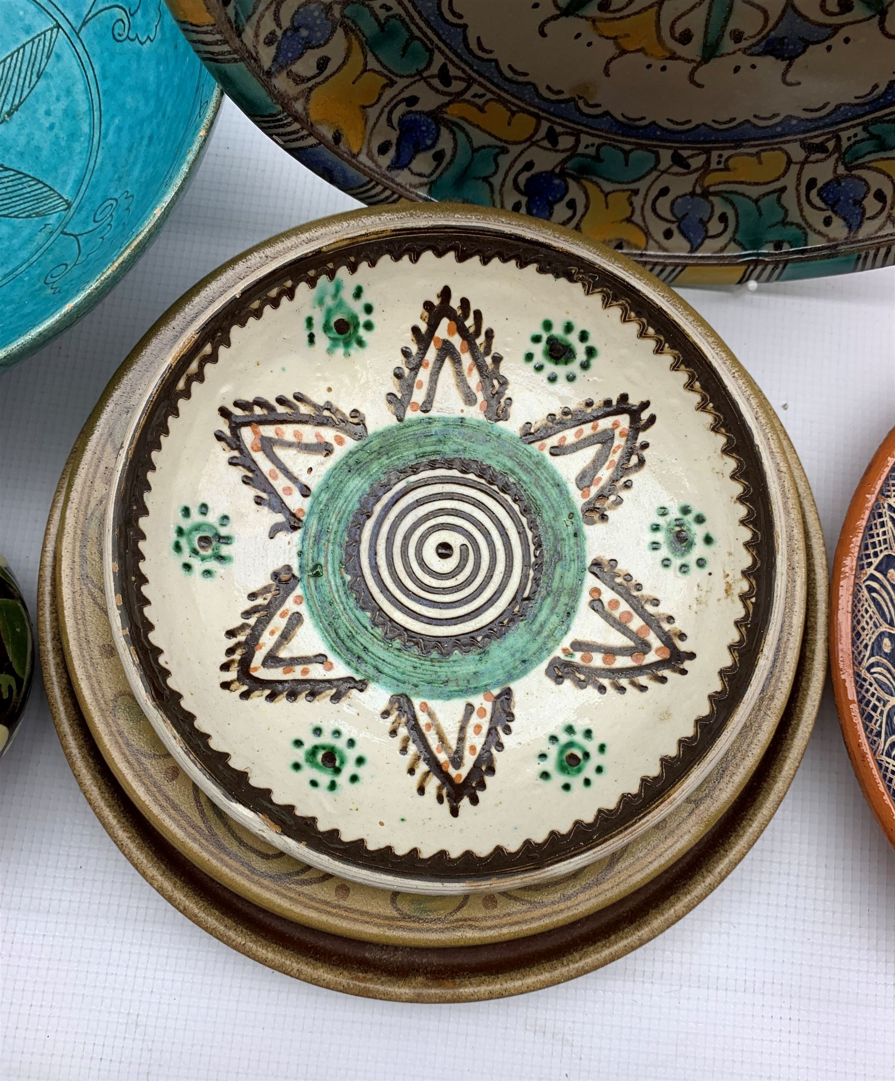 Portuguese pottery plate decorated with flowers D30cm - Image 4 of 7