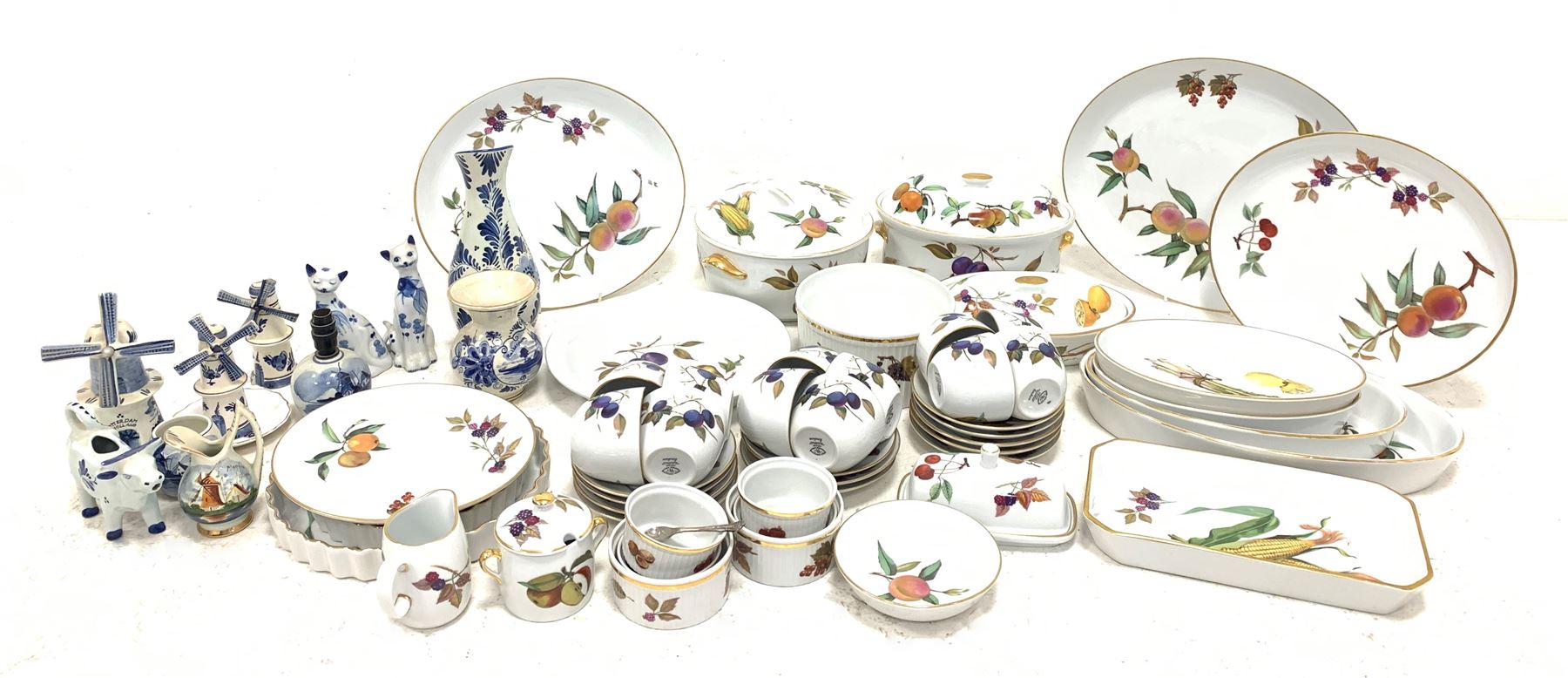 Royal Worcester Evesham table and oven ware including tureens