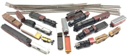 Mehano HO/OO gauge 4-6-0 Pennsylvania Lines locomotive and tender