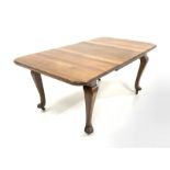 Early 20th century oak extending dining table