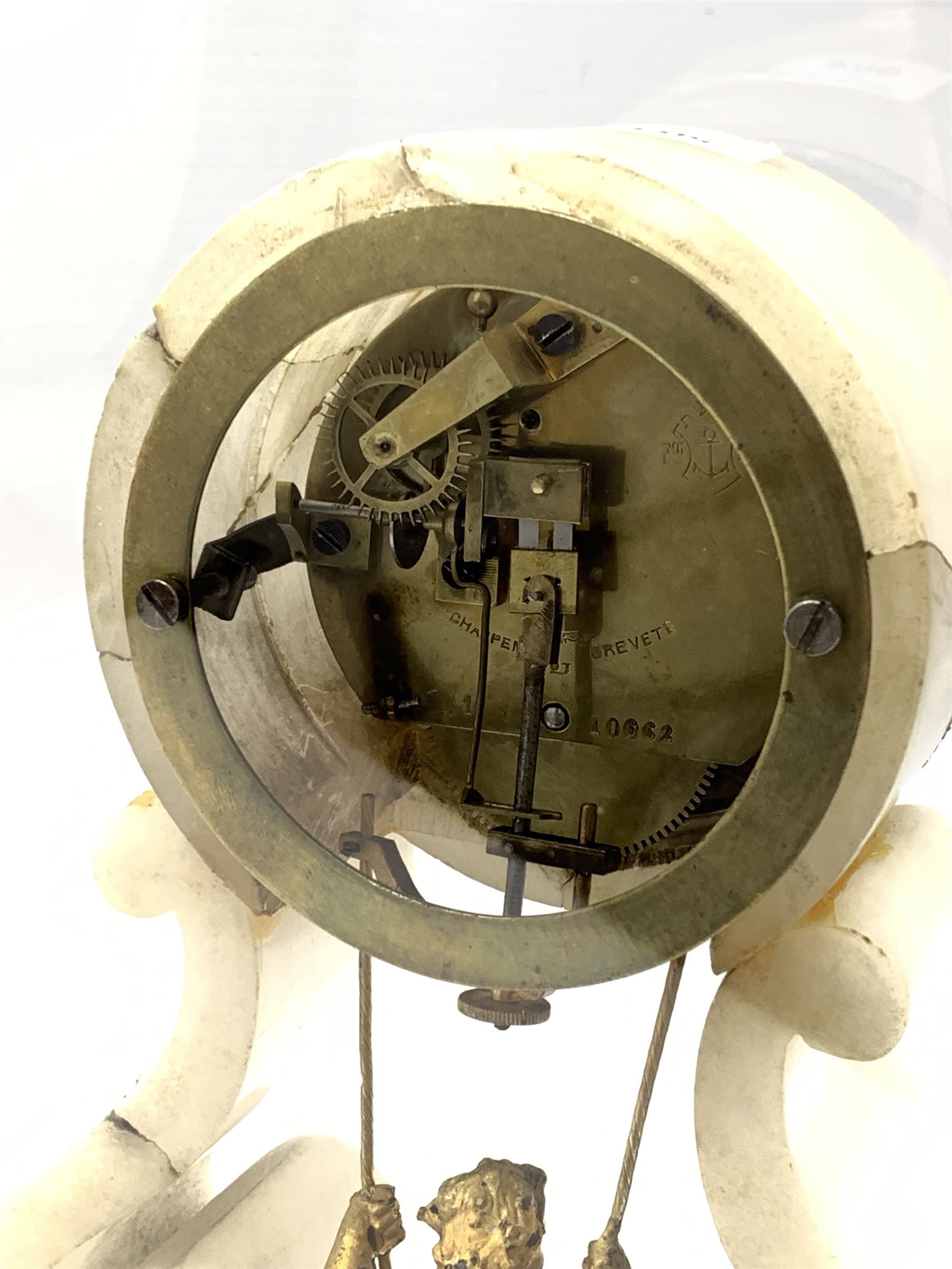 Late 19th century French alabaster mantle clock - Image 5 of 9