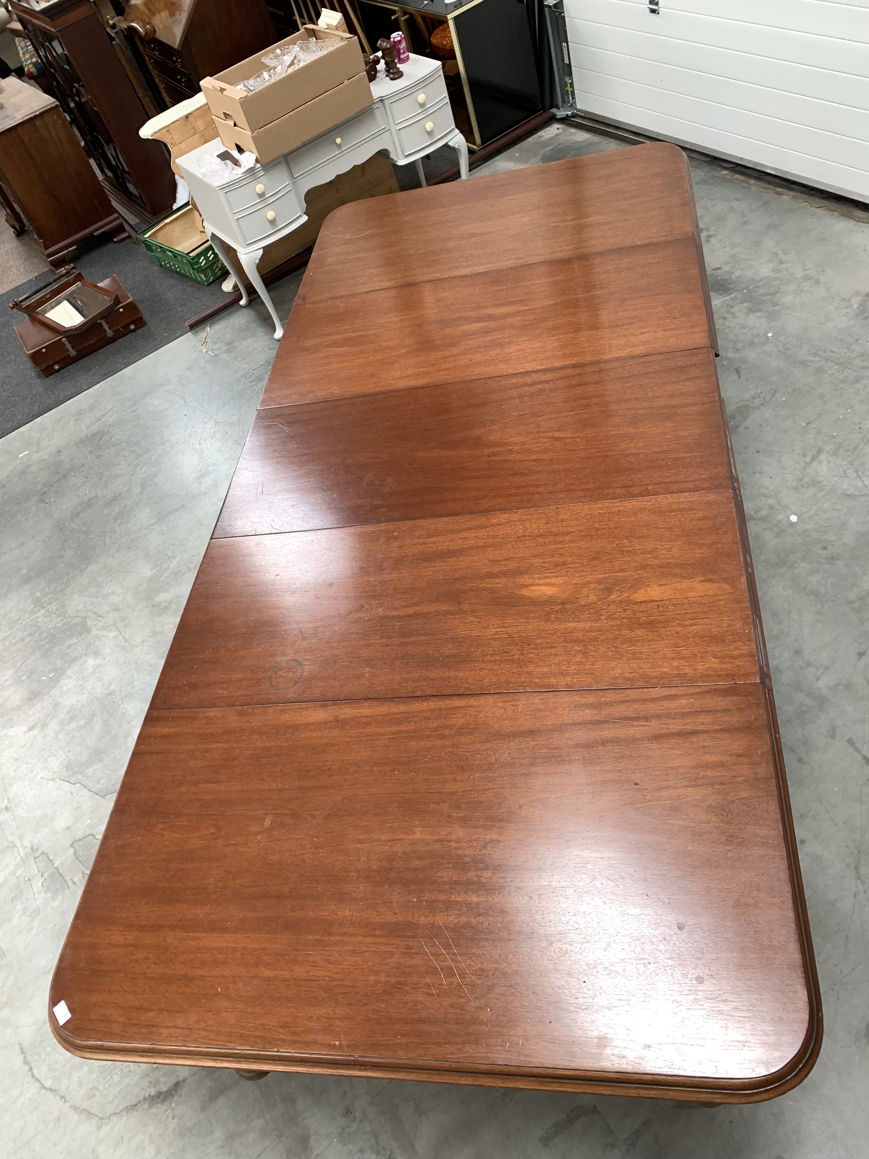 Victorian mahogany wind out extending dining table - Image 5 of 7